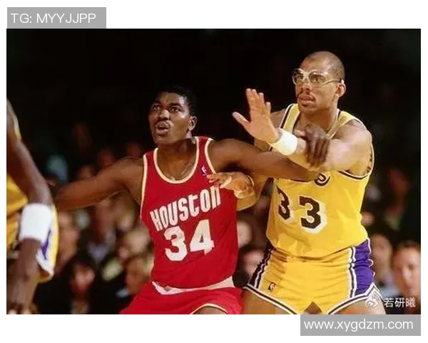 哈基姆·奥拉朱旺:从尼日利亚天才到NBA传奇中锋的辉煌历程